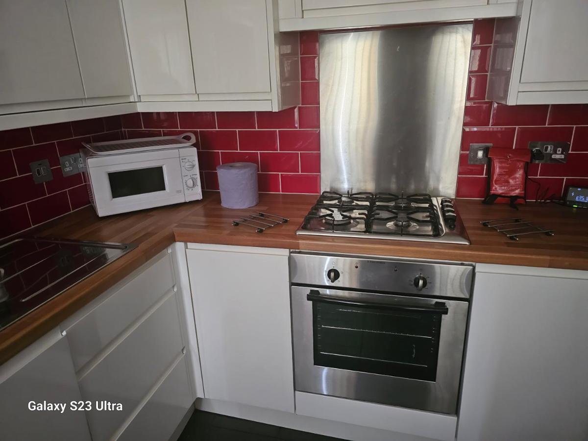 A Home From Home 3 Plymouth Bagian luar foto
